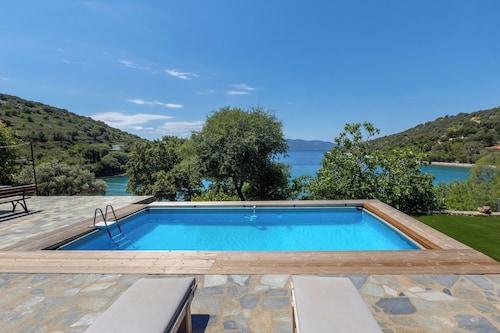 Open Your Door On The Beach! - Private Beach Home