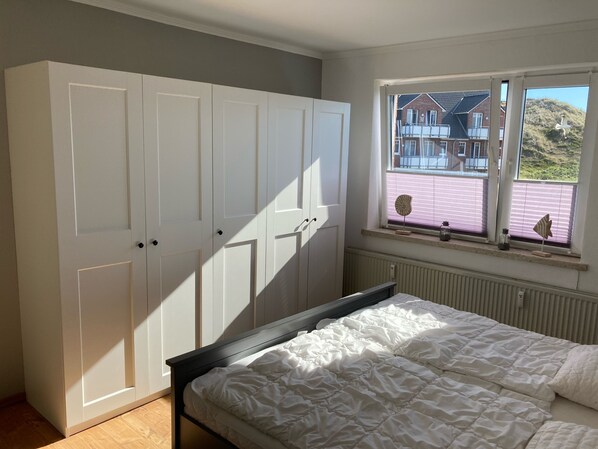 1 quarto, berço de viagem, Wi-Fi de cortesia, roupa de cama