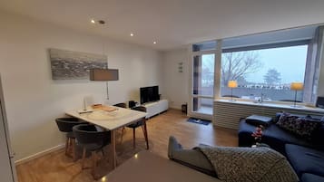 TV connectée, livres, chaßne hi-fi