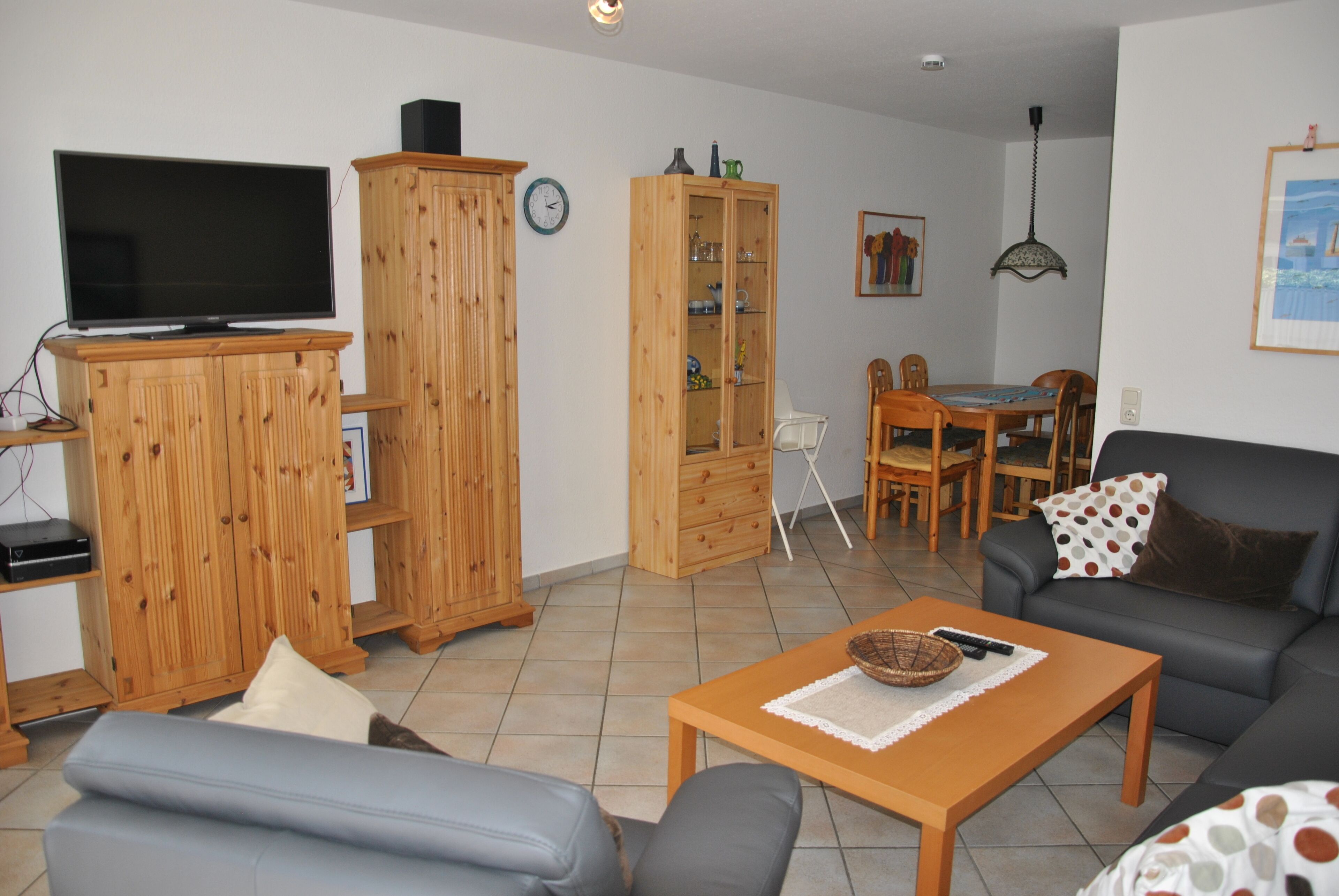 Terraced house, quiet, central, family friendly, free wifi and SKY sports