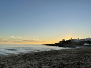 Beach nearby - House near the sea (Lagos)