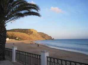 Beach nearby - House near the sea (Lagos)