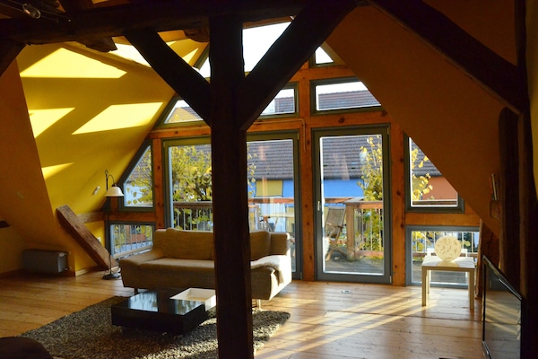 Großer Balkon im Obergeschoss