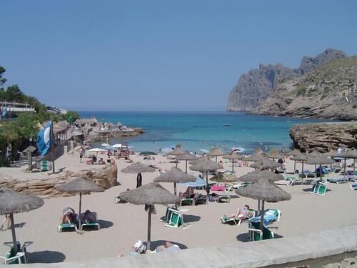 WIFI Villa with garden and private pool, near the town and beaches. Pollença