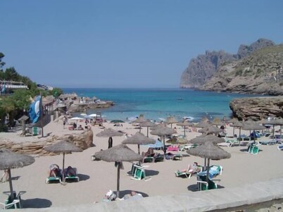 WIFI Villa with garden and private pool, near the town and beaches. Pollença
