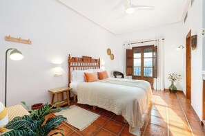 9 bedrooms, in-room safe, desk, iron/ironing board - Upgraded Villa Retreat with Pool and Epic Views (Los Cerrillos)