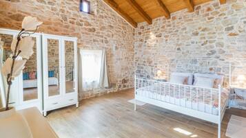 1 camera, ferro/asse da stiro, culla da viaggio, Wi-Fi gratuito