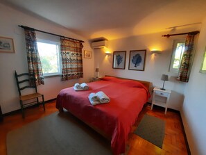 3 室のベッドルーム、アイロン / アイロン台、WiFi、ベッドシーツ