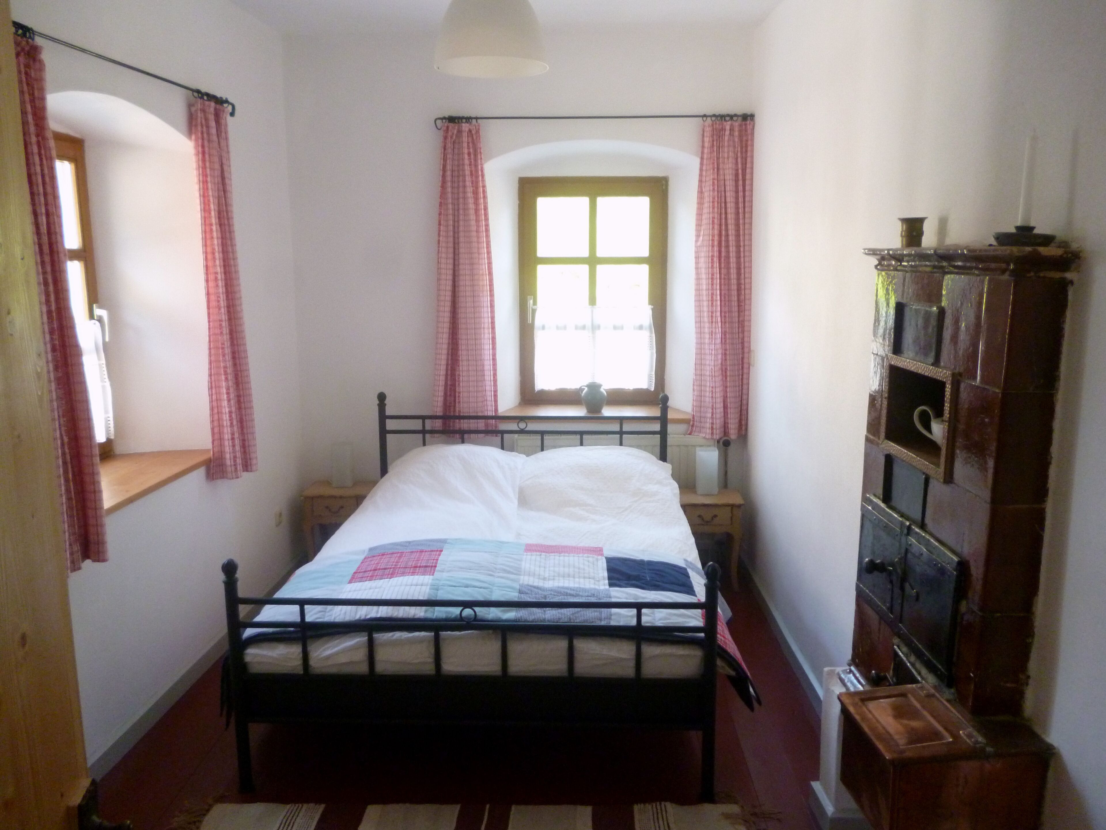 5 Schlafzimmer, Bügeleisen/Bügelbrett, Reisekinderbett, Bettwäsche