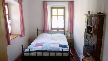 5 Schlafzimmer, Bügeleisen/Bügelbrett, Reisekinderbett, Bettwäsche