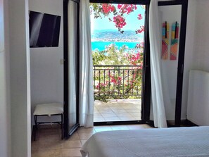 4 bedrooms, desk, iron/ironing board, free WiFi - Villa Anna • a slice of heaven  (Porto Heli)