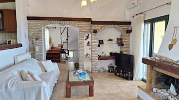 Smart TV, fireplace, DVD player, foosball