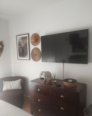 4 chambres, fer et planche à repasser, lit parapluie, Wi-Fi gratuit