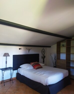 4 bedrooms, iron/ironing board, travel crib, free WiFi