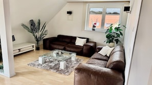 Smart TV, fireplace, DVD player, stereo - 150sqm luxury apartment on Bornstedt - very good transport links (Potsdam)