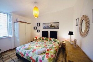 6 bedrooms, free WiFi, bed sheets - VILLA GREG GORGEOUS BEACH HOUSE WITH DIRECT ACCESS TO THE SEA (TERRACINA)