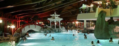 Cozy tent roof house for up to 6 people, free WLAN, pet-friendly