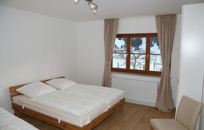3 bedrooms, free WiFi - Luxurious holiday home, panoramic view, next to the ski lift, train/ski included (Oberstaufen / Steibis)