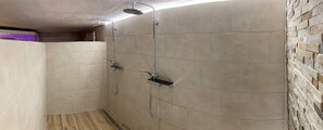 Bathtub, hair dryer - Luxurious holiday home, panoramic view, next to the ski lift, train/ski included (Oberstaufen / Steibis)