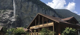 SKI/SUN Stylish modern chalet near Staubbach Falls. Jungfrau skiing/hiking area.