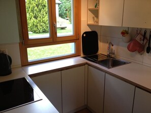 Kühlschrank, Ofen, Herdplatte, Geschirrspüler