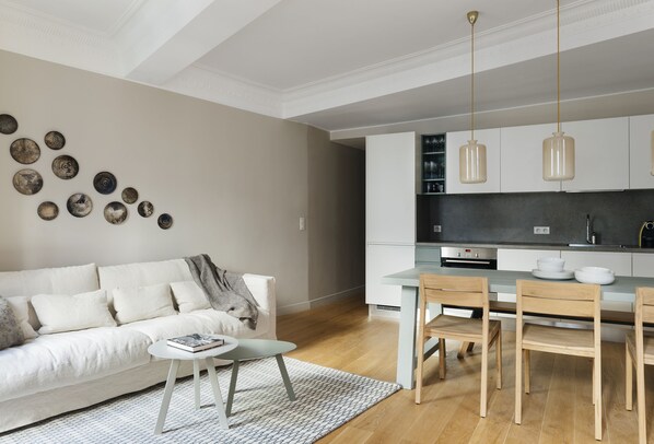 TV, DVD player, video library, stereo