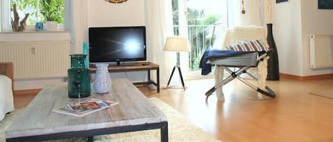 TV, books, stereo