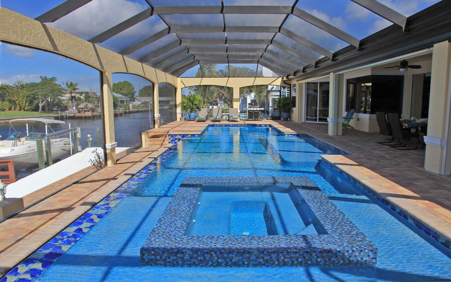 Deal July-Sept. -Families!Cape Coral: 4/4,5zone A/C, 54 ft Pool&Spa!-2' to River