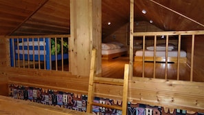 2 bedrooms, desk, travel crib, WiFi