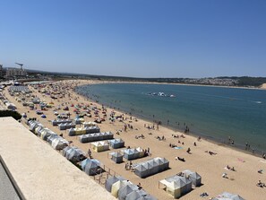 Beach nearby, sun loungers, beach towels