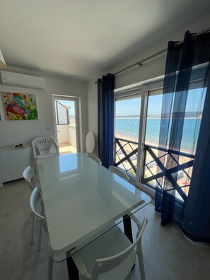 تناول الطعام