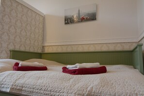 1 chambre, fer et planche Ă repasser, Wi-Fi, draps fournis