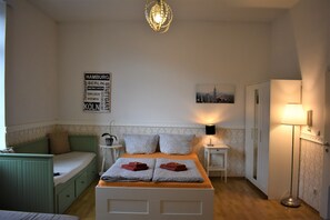 1 chambre, fer et planche Ă repasser, Wi-Fi, draps fournis