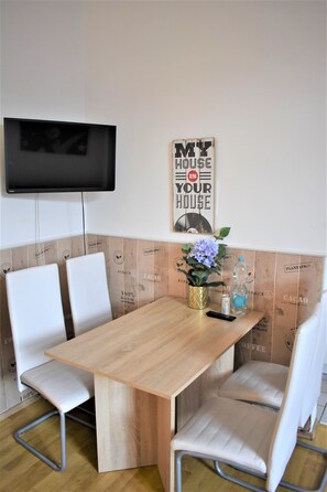 Dining - Great price in the old town and center, nice view, central, cozy with heart (Heidelberg)