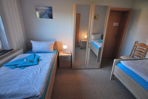 3 Schlafzimmer, Zimmersafe, Bügeleisen/Bügelbrett, Reisekinderbett