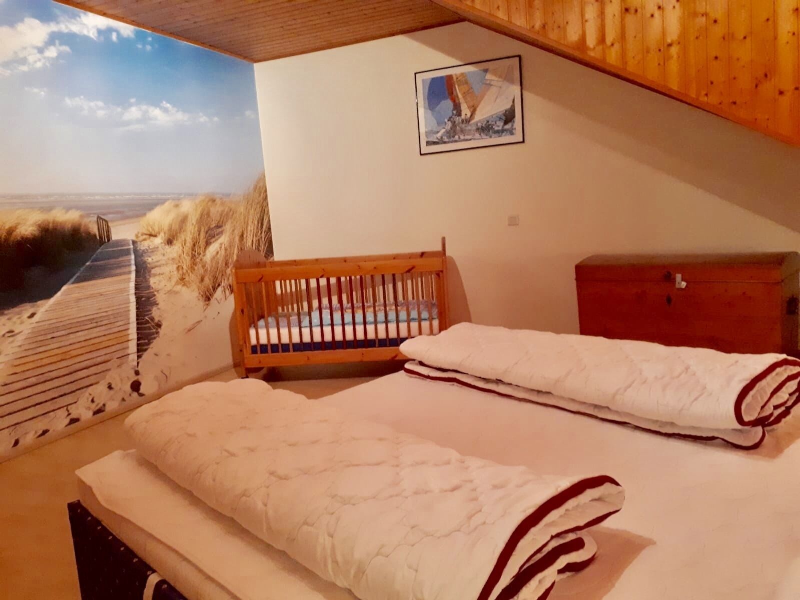 2 bedrooms, in-room safe, iron/ironing board, free WiFi