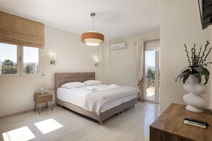 4 bedrooms, iron/ironing board, travel cot, free WiFi