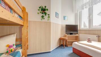 2 habitaciones, cuna de viaje, wifi y ropa de cama