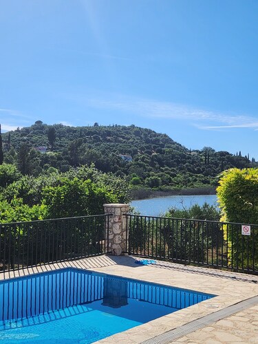 Romantic villa,quiet location, private pool, sun terrace, 10 min. to the beach!