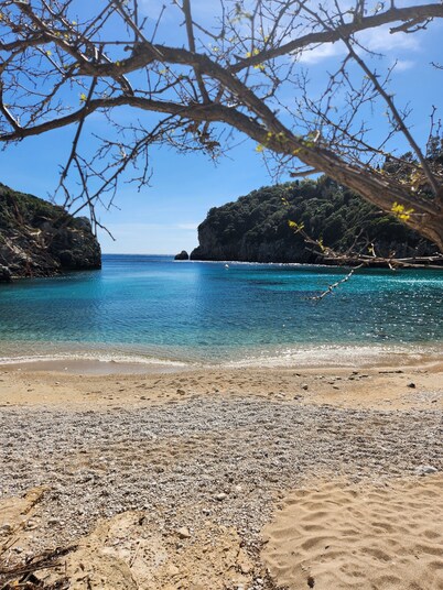 Romantic villa,quiet location, private pool, sun terrace, 10 min. to the beach!
