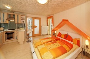 3 habitaciones, tabla de planchar con plancha, cuna de viaje y wifi