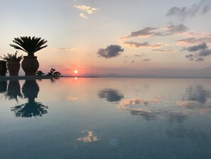 Außenpool, Infinity-Pool