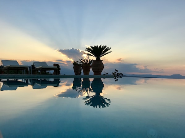 Outdoor pool, an infinity pool