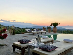 Außenpool, Infinity-Pool
