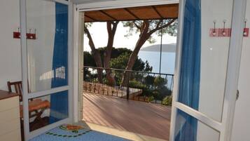 3 camere