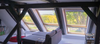 Relining! Familyfriendly. Bright. Lots of space. picture window