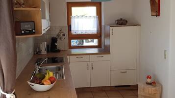 Kühlschrank, Ofen, Herdplatte, Geschirrspüler