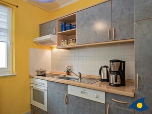 Kühlschrank, Mikrowelle, Ofen, Geschirrspüler