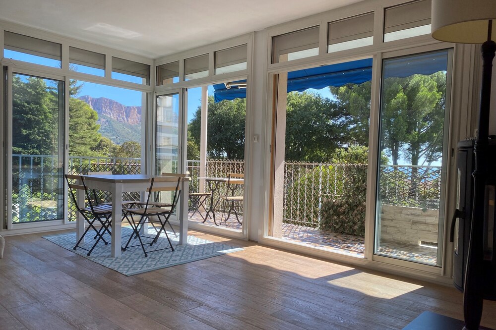 Cassis - lovely apartment very bright, downtown, sea and castle