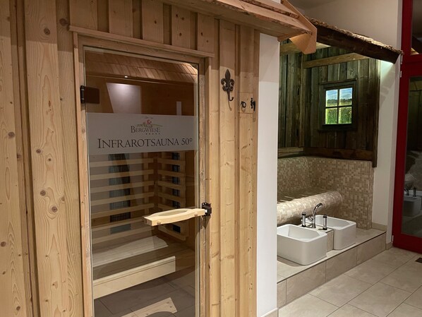 Spa - Exclusive ***** 6 apartments for 12-27 persons To Bergwiese (Fürstenau)